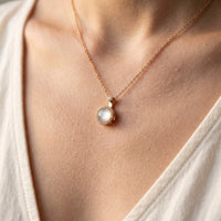 Thumbnail for Ketting met steen — close-up van de details, goud | SKU: lelunaire