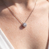 Thumbnail for Ketting met steen — close-up van de details, zilver | SKU: 33136351