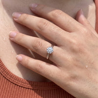 Thumbnail for Solitaire ring — close-up van de details, zilver | SKU: 33759698-4.5-silver