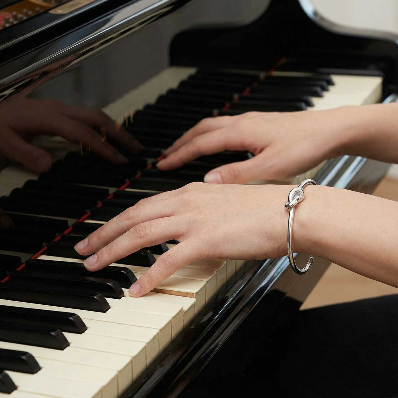 Bangle met knoop