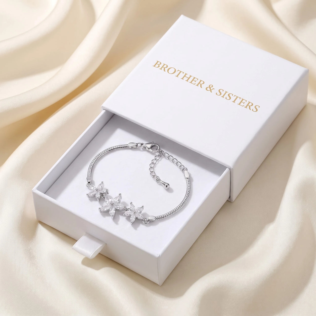 Armband bloem — in de cadeaudoos, zilver | SKU: 422177-white-gold-XS-S