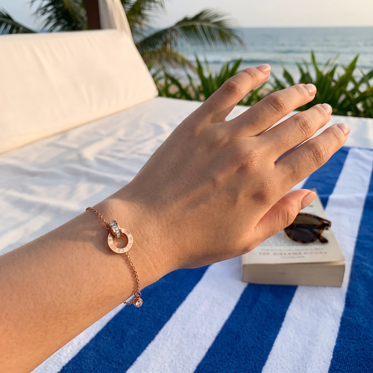Stainless steel armband — gedragen, echte grootte, rosé goud | SKU: 25535338-rose-gold