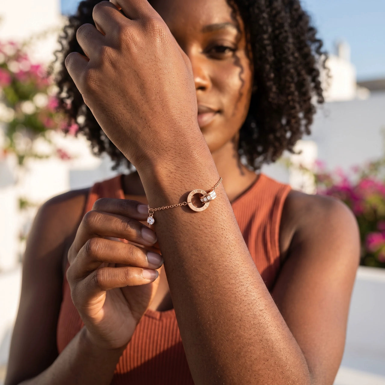 Armband dames — gedragen in het dagelijks leven, rosé goud | SKU: 25535338-rose-gold