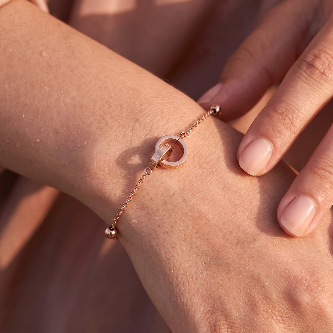 Armband rosé goud — close-up van de details, rosé goud | SKU: 25535339-rose-gold