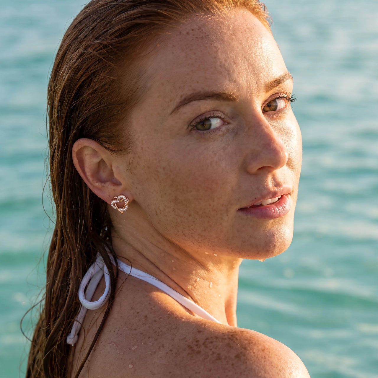 Rosé gouden oorbellen — gedragen in het water, waterproof, rosé goud | SKU: 419593-rose-gold