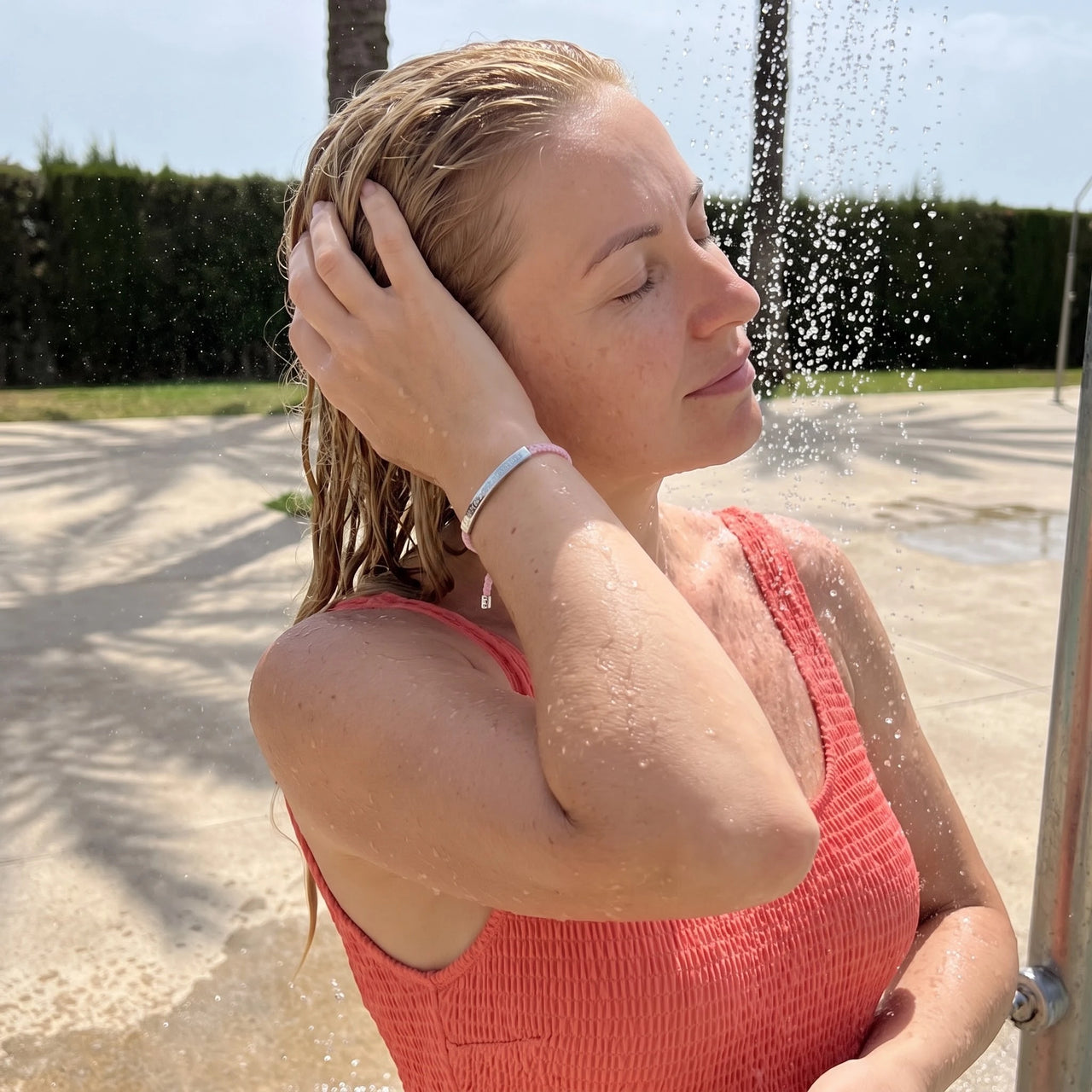 Verstelbare armband — gedragen onder de douche, waterproof, zilver | SKU: lecorail-wg
