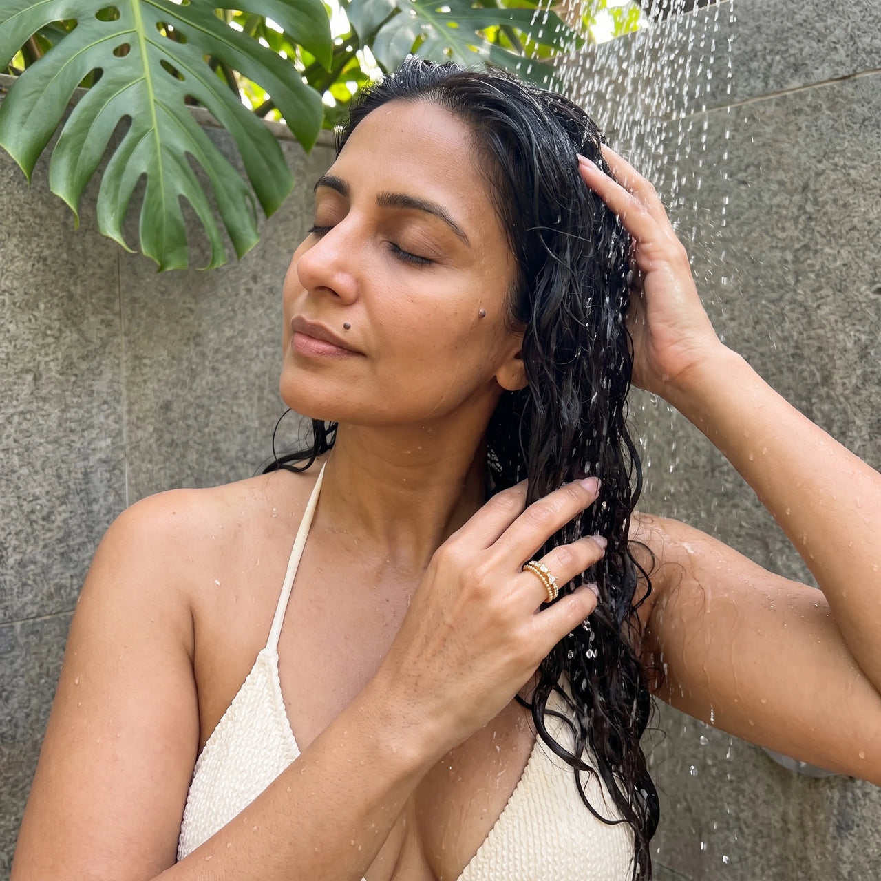 Vlinder ring — gedragen onder de douche, waterproof, goud | SKU: lepapillon