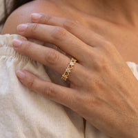 Thumbnail for Hartjes ring — close-up van de details, goud | SKU: lescoeurs