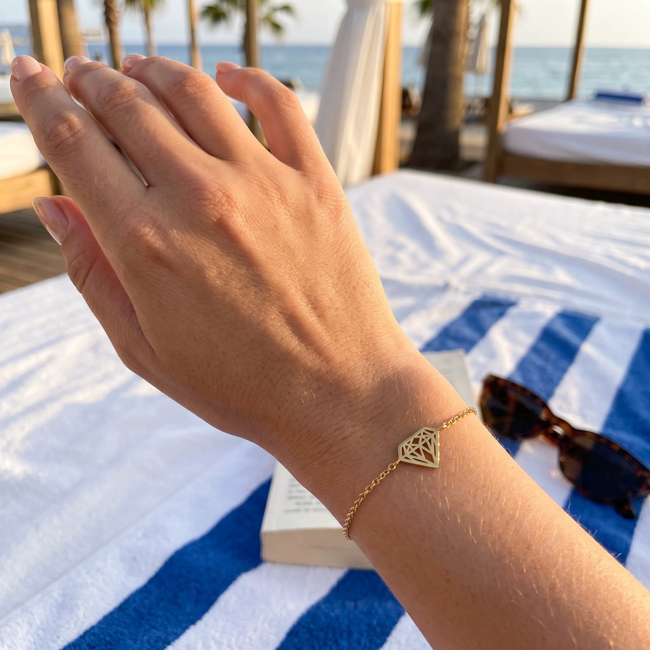 Waterproof sieraden — gedragen, echte grootte, goud | SKU: 11662607-gold