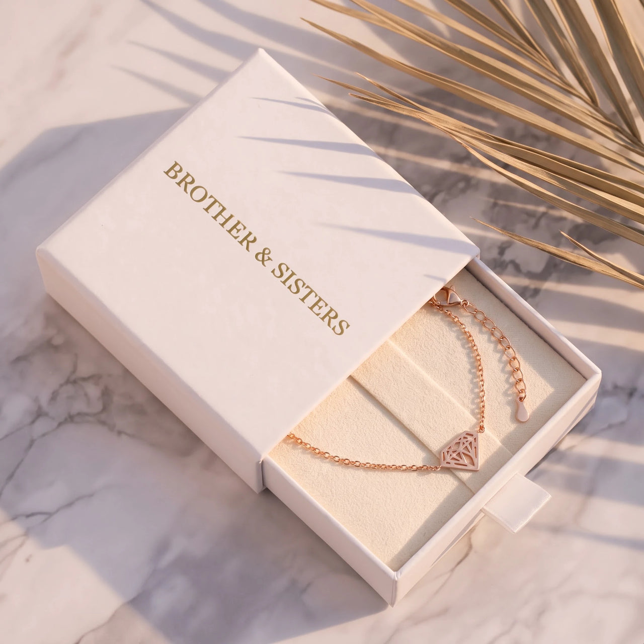 Minimalistische armband — in de cadeaudoos, rosé goud | SKU: 11662607-rose-gold