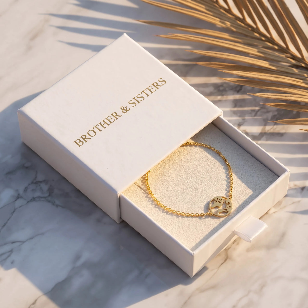 Wereldbol armband — in de cadeaudoos, goud | SKU: 22665062-gold