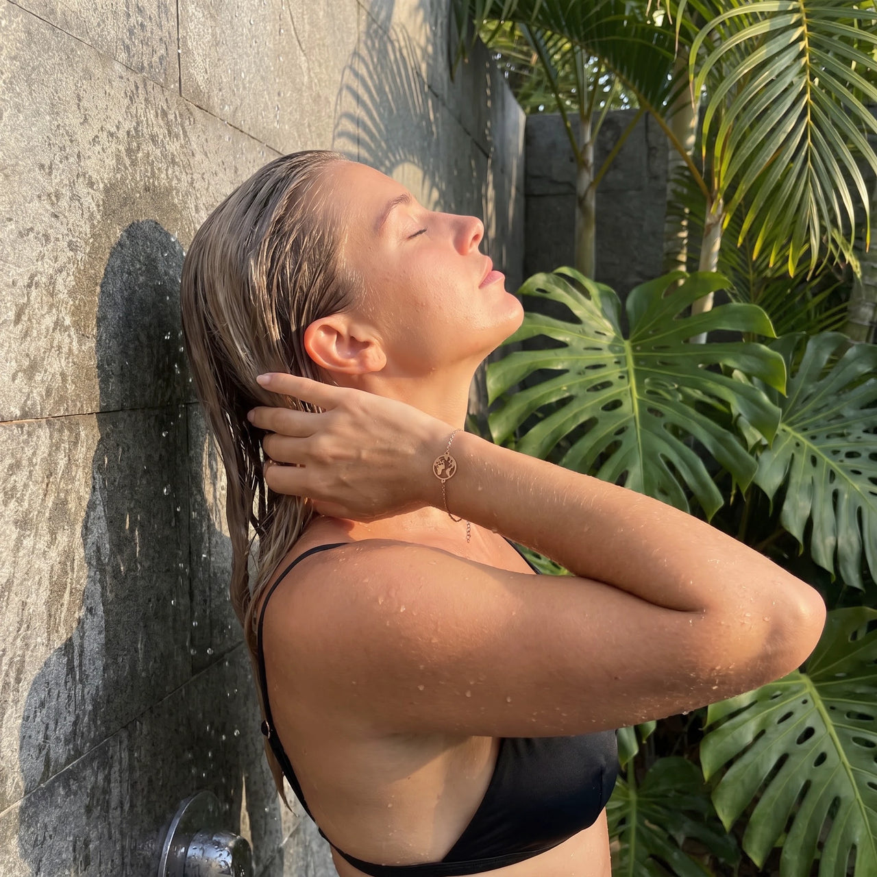 Wereldbol armband — gedragen onder de douche, waterproof, rosé goud | SKU: 22665062-rose-gold