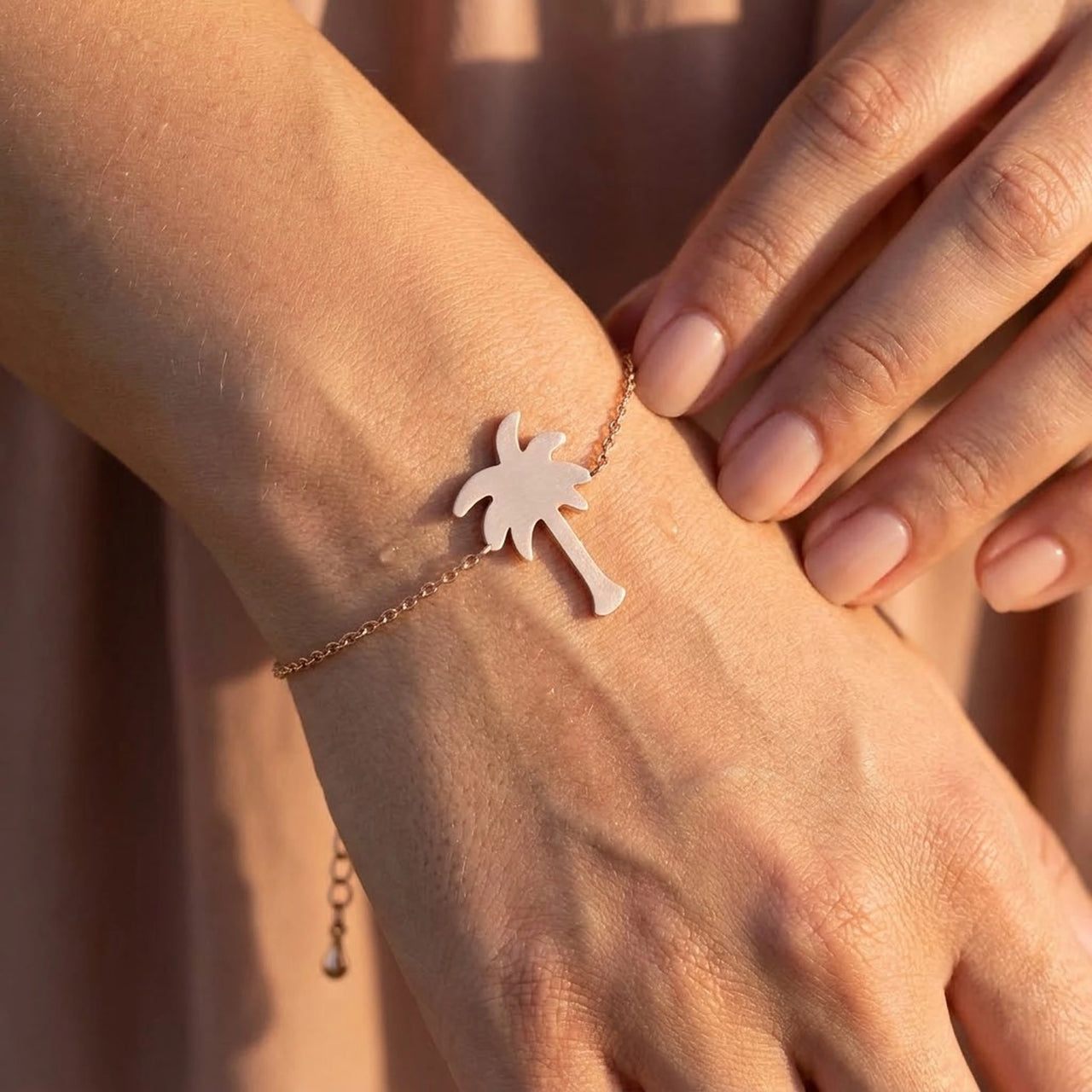 Schakelarmband — close-up van de details, rosé goud | SKU: 7819407-rose-gold-color