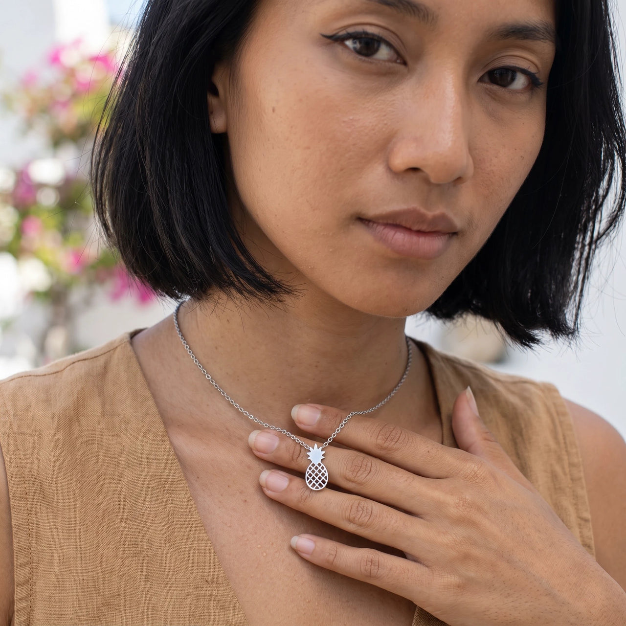 Ananas ketting — gedragen in het dagelijks leven, zilver | SKU: 8050907-white-gold