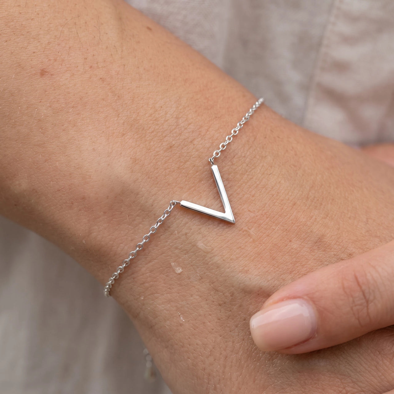 Schakelarmband — close-up van de details, zilver | SKU: 9443177-white-gold