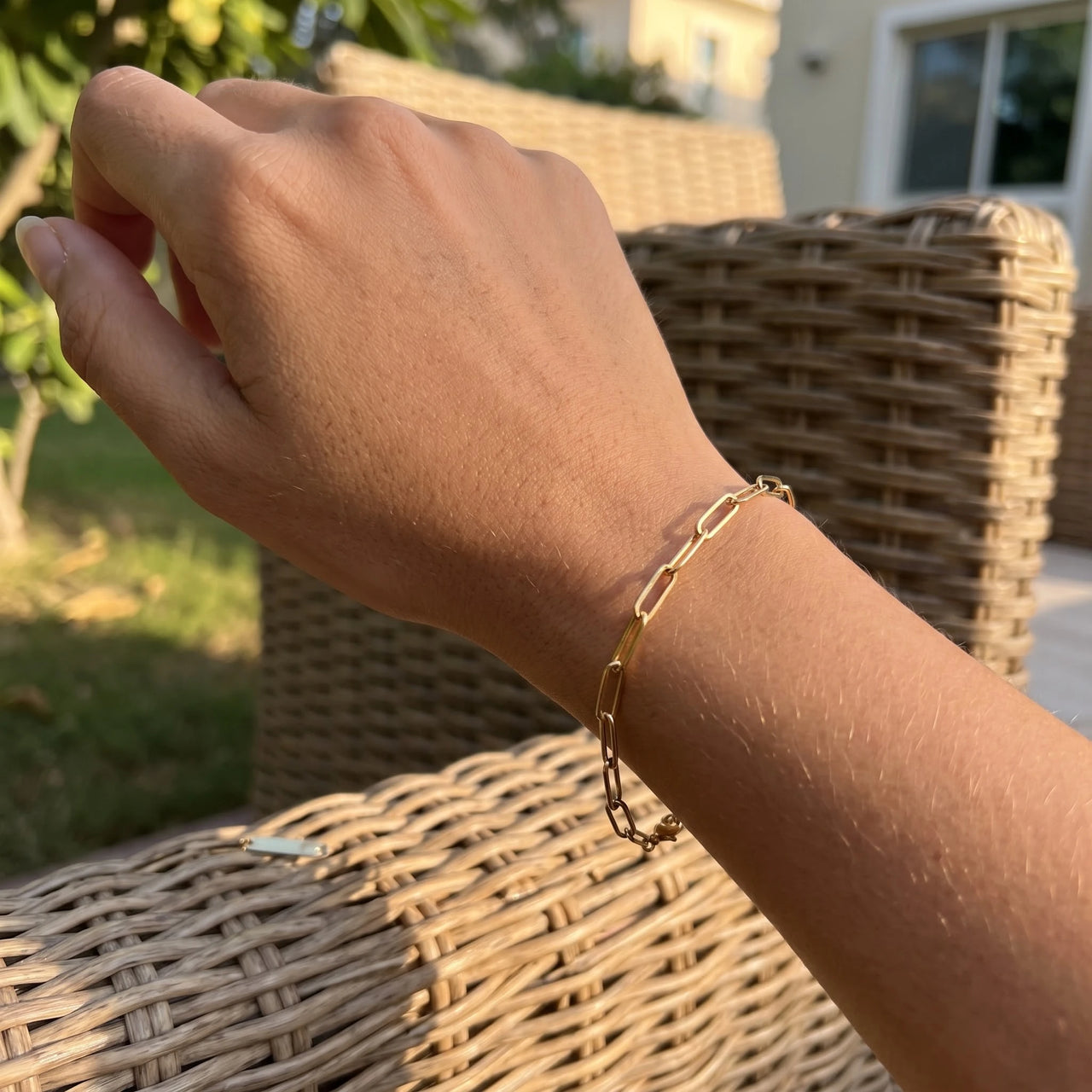 Armbandje — gedragen, echte grootte, goud | SKU: l-original