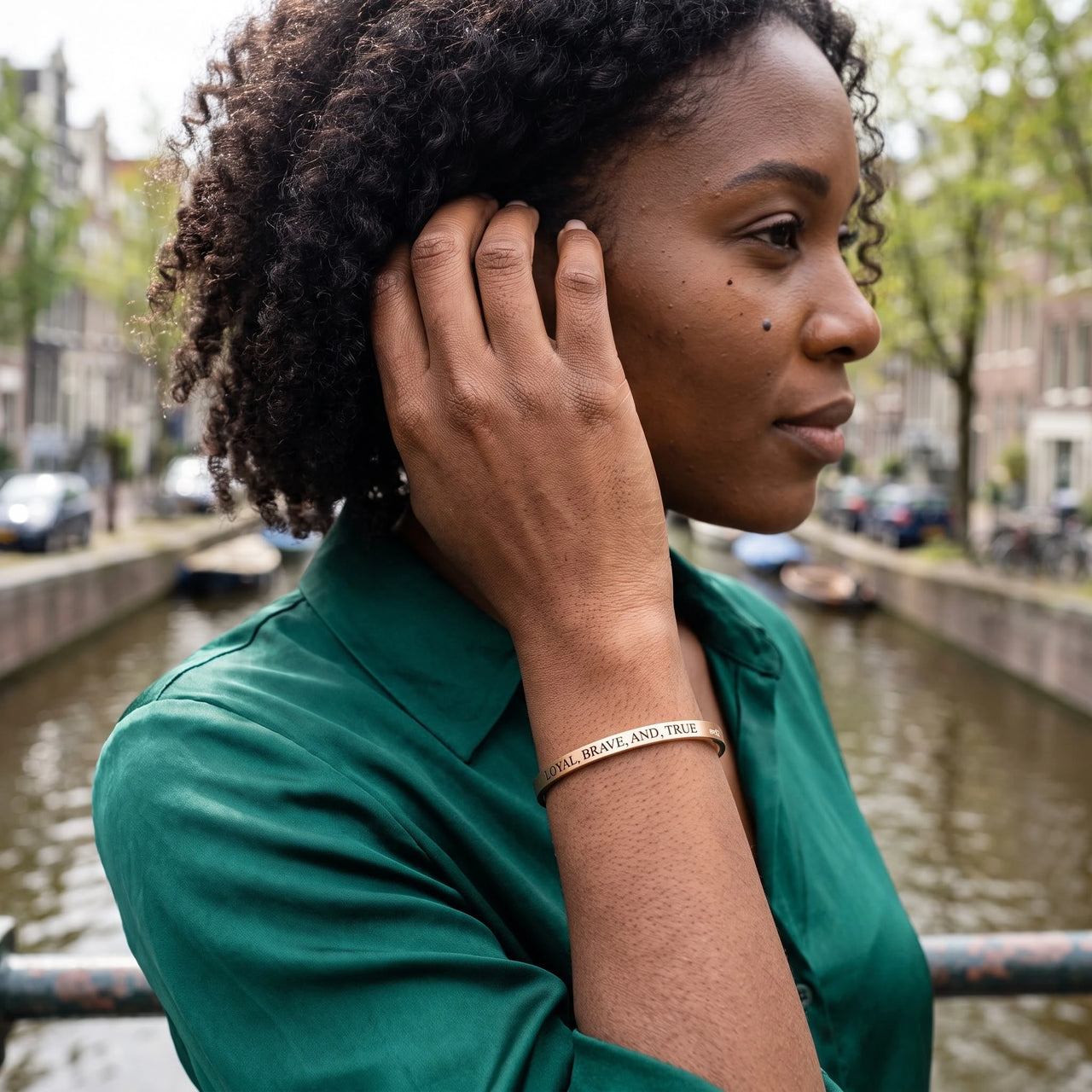 Vriendschapsarmband — gedragen in het dagelijks leven, rosé goud | SKU: lbat-rg