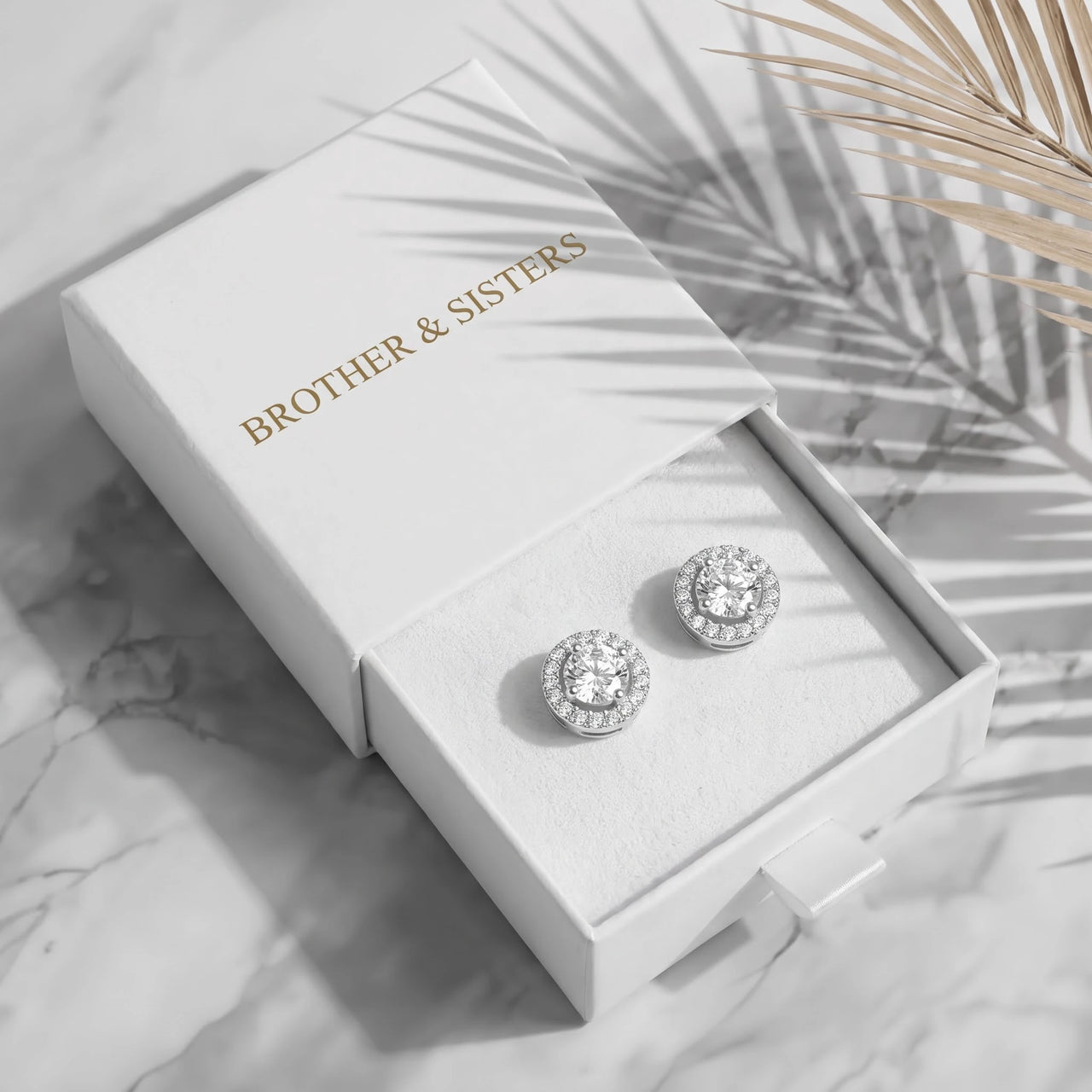 Silver stud earrings with the Brother & Sisters gift box | SKU: 19991927