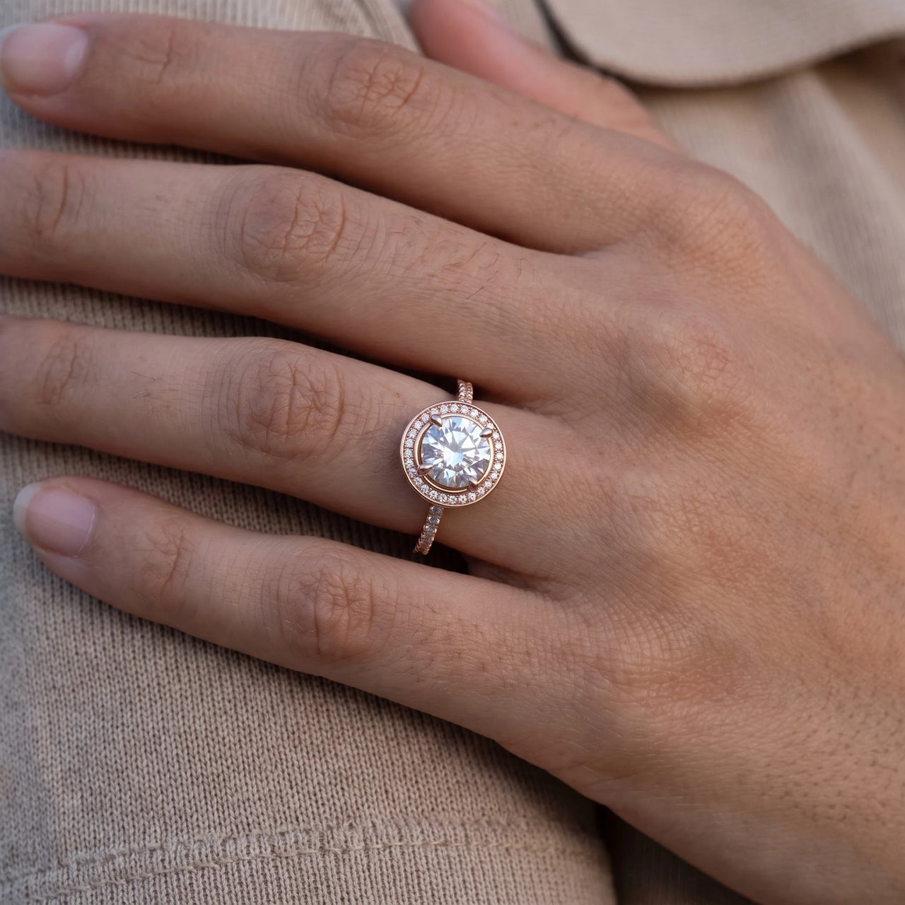 Halo ring — close-up van de details, rosé goud | SKU: 101791-4.5-rose-gold