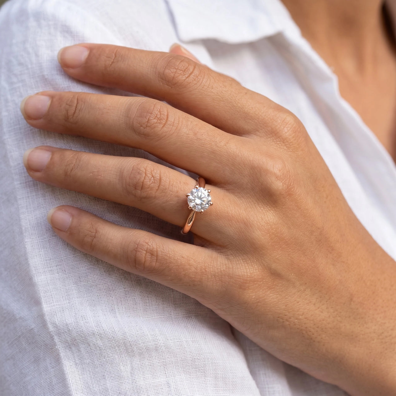 Verlovingsring — close-up van de details, rosé goud | SKU: 33759698-4.5-rose-gold
