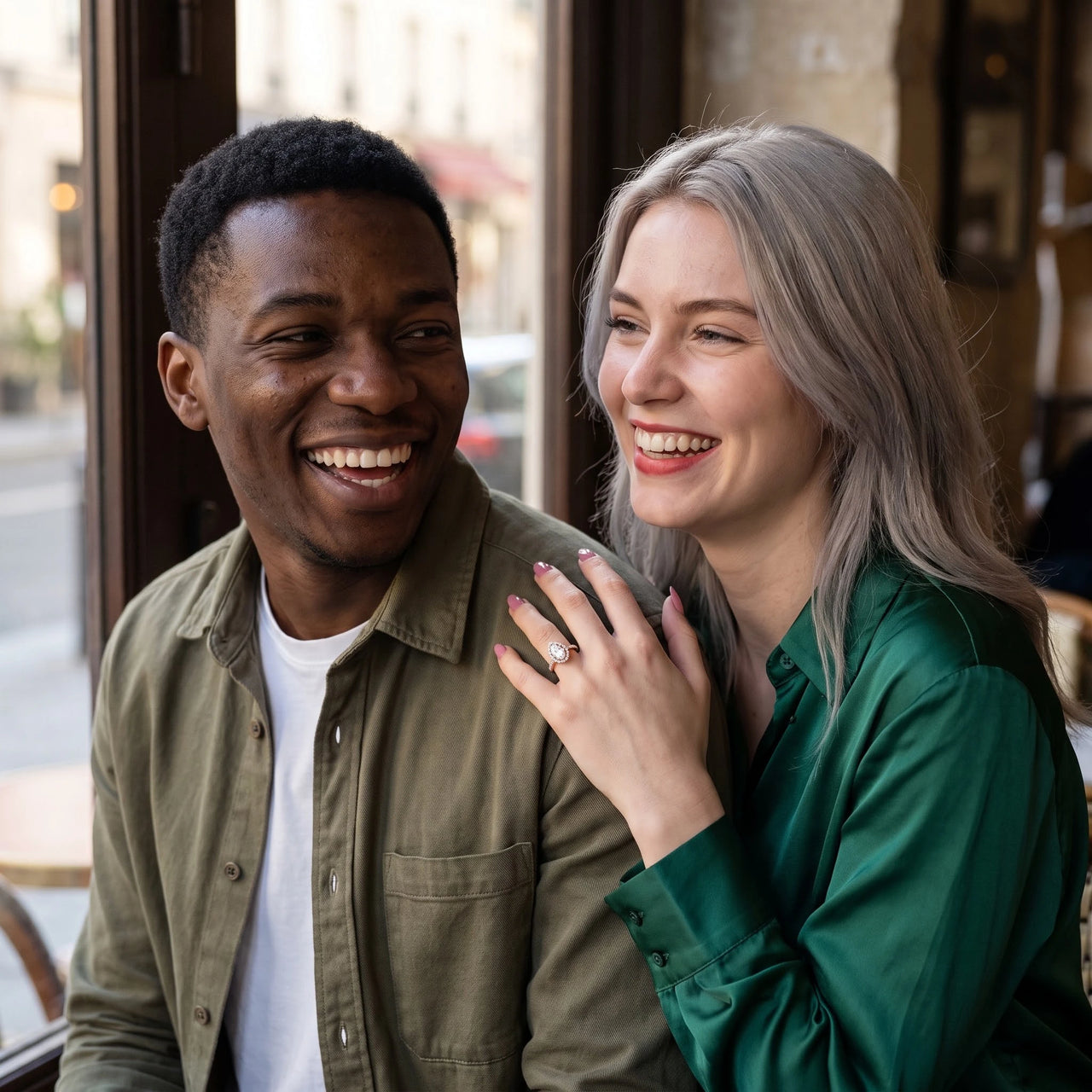 Druppel ring — gedragen door een stel, rosé goud | SKU: 505162-4.5-rose-gold