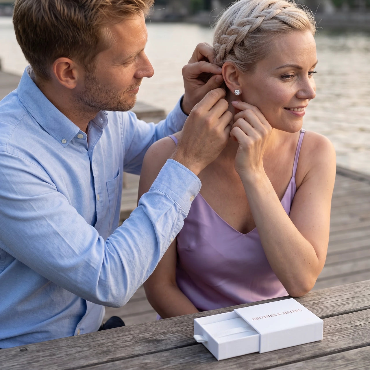 Oorknopjes — gedragen door een stel, zilver | SKU: 30876249