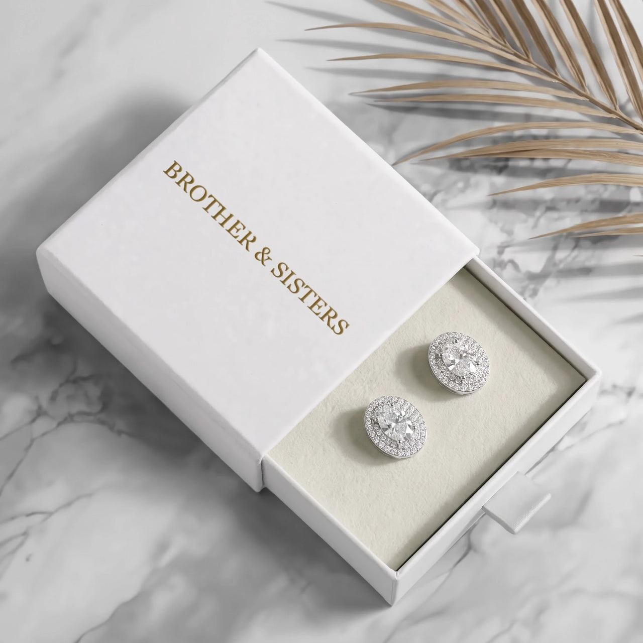 Silver stud earrings with the Brother & Sisters gift box | SKU: 6306968-white
