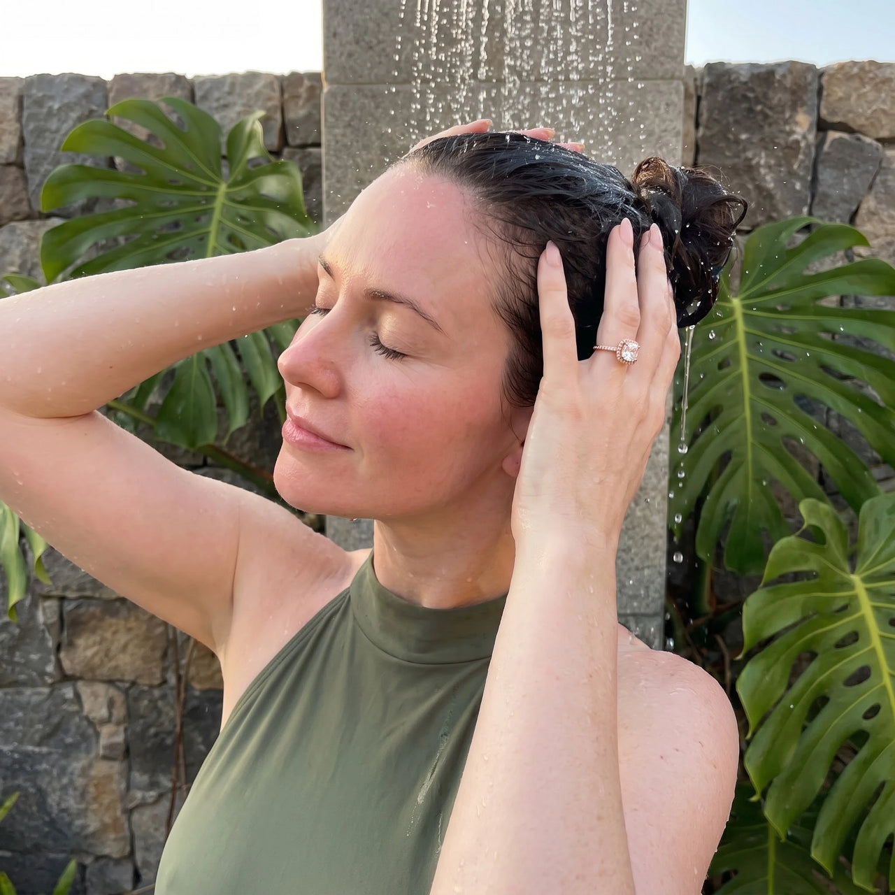 Solitaire ring — gedragen onder de douche, waterproof, rosé goud | SKU: 497131-4.5-rose-gold
