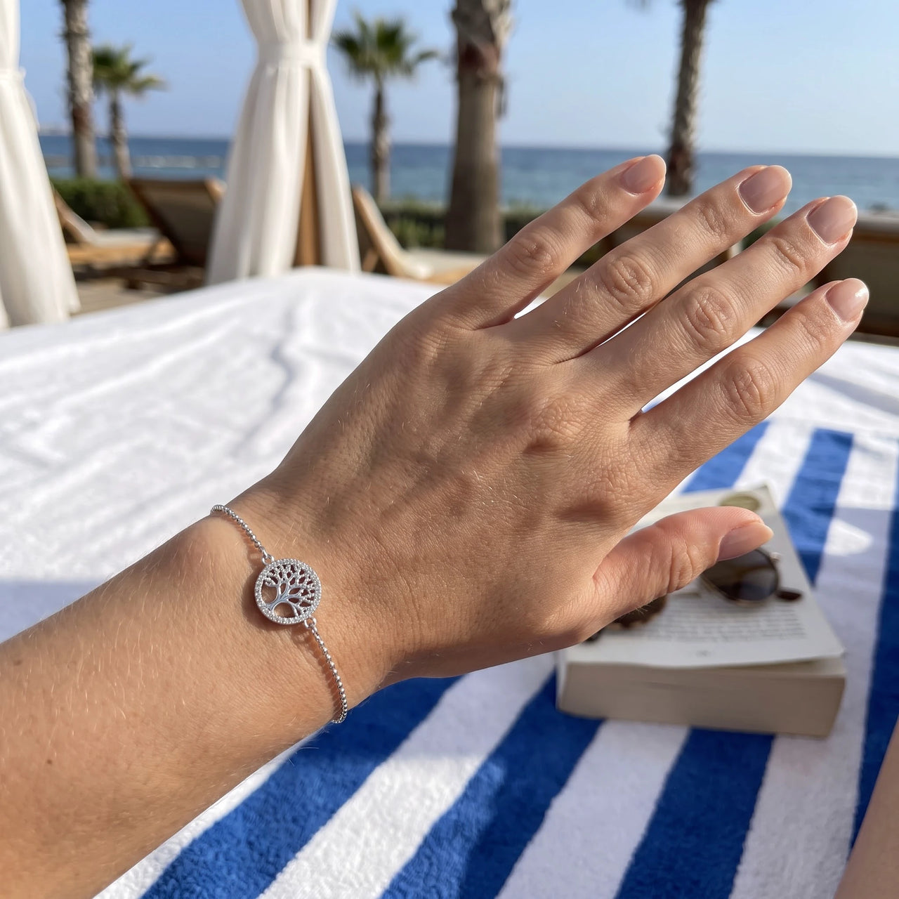 Levensboom armband — gedragen, echte grootte, zilver | SKU: 18963309-white-gold